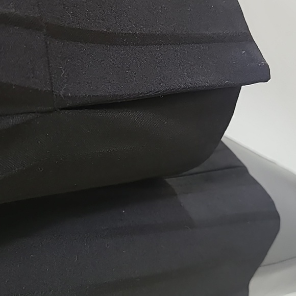 Gianfranco Ferre blazer vintage chic size 42 black wool with gold accent buttons - Picture 4 of 13